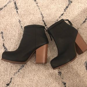 ELLE Black Booties Wood Heel w/box